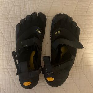 Women’s Size US 8.5 EU 40 Vibrams